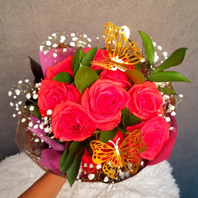 Buquê de Flores 4 Girassois - buquê de Rosas